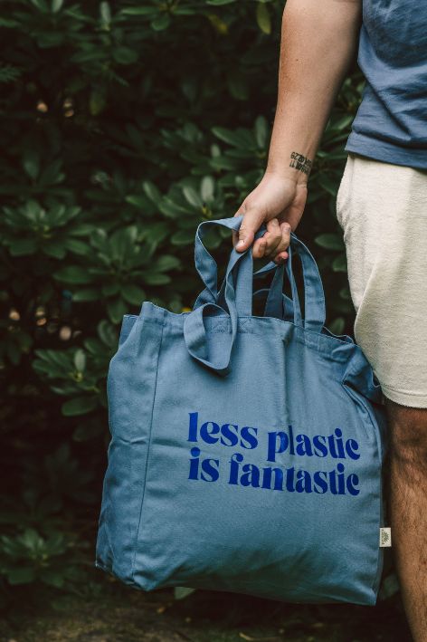 Tote Bag Less Plastic in blau